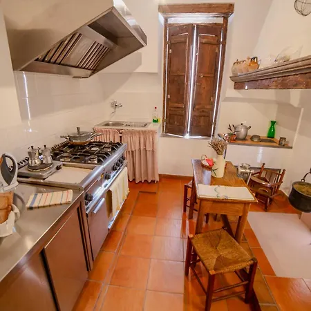 Casa Lanzara - Dimora Storica Nel Cuore Del Pollino