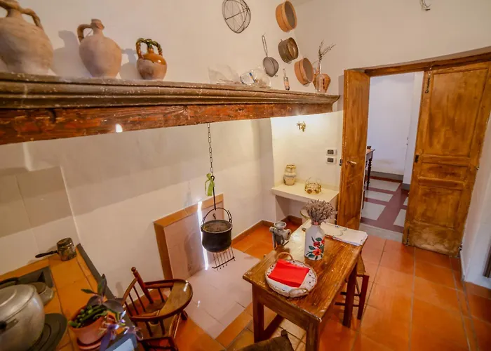 Casa Lanzara - Dimora Storica Nel Cuore Del Pollino *