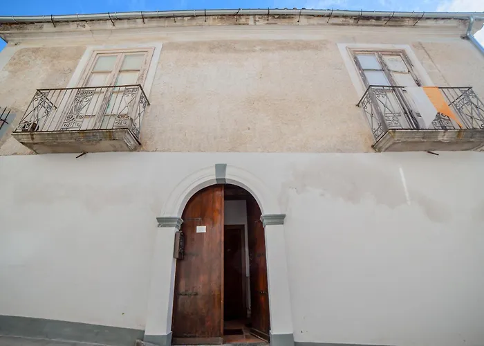 Casa Lanzara - Dimora Storica Nel Cuore Del Pollino
